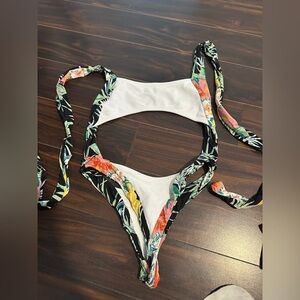 Indah casper printed one piece in tropical white